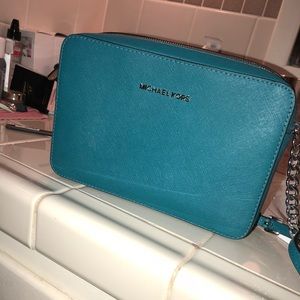 😍MICHAEL KORS CROSSBODY BAG